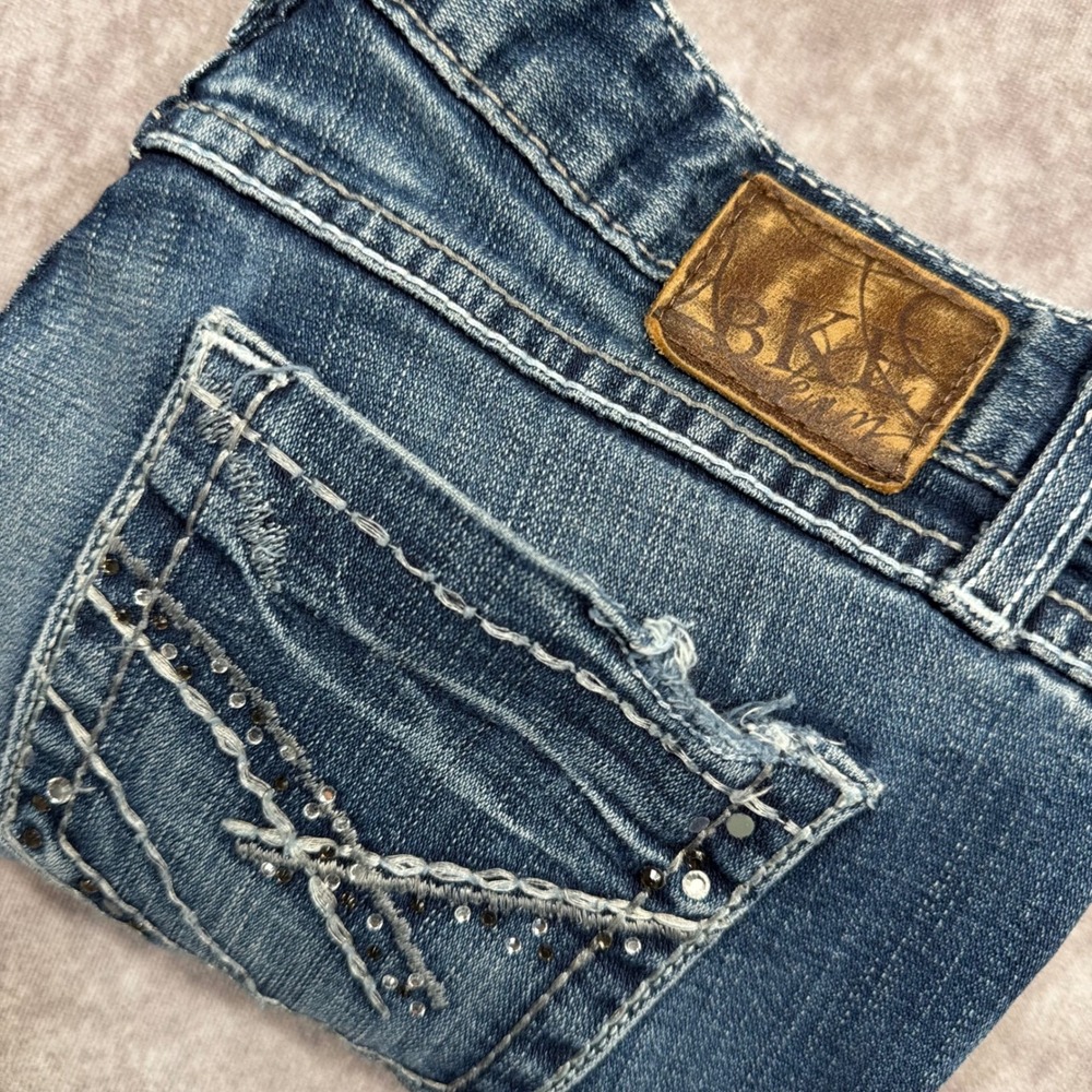 BKE Madison Cropped Jeans 28 Medium Wash Rhinestone Pocket Capri BK17103